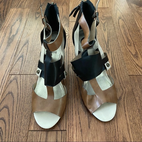 BNWOT G by Guess stiletto  heels size 7 - Picture 2 of 7